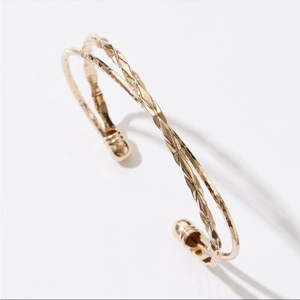 Everyday Wear Metal Bangle Bracelet- Gold